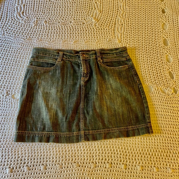 Daisy Fuentes jeans mini skirt 6 💓 - Picture 5 of 5